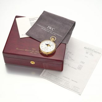 Extraordinary Swiss 18K gold watch with calendar Circa 1999