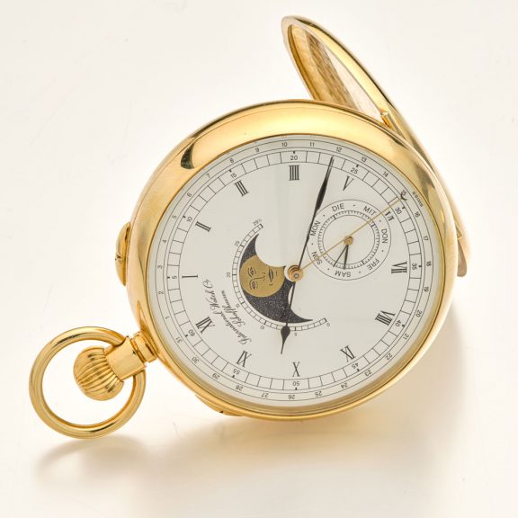 Extraordinary Swiss 18K gold watch with calendar Circa 1999 Extraordinary Swiss 18K gold watch with calendar Circa 1999