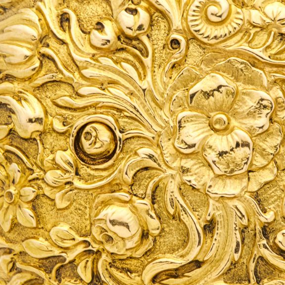 Exquisite English gold watch with floral decoration Circa 1690 Exquisite English gold watch with floral decoration Circa 1690