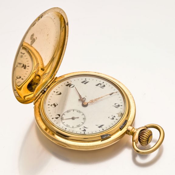 Swiss 14 carat gold hunting cased pocket watch Circa 1920 Swiss 14 carat gold hunting cased pocket watch Circa 1920