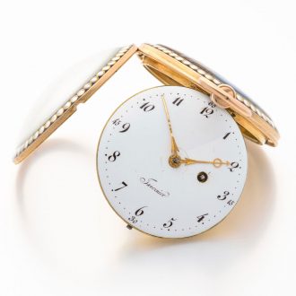 French 18 carat gold watch with beautiful painting Circa 1795