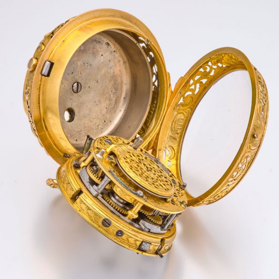 English 22K gold very early five minute repeater watch Circa 1710 English 22K gold very early five minute repeater watch Circa 1710