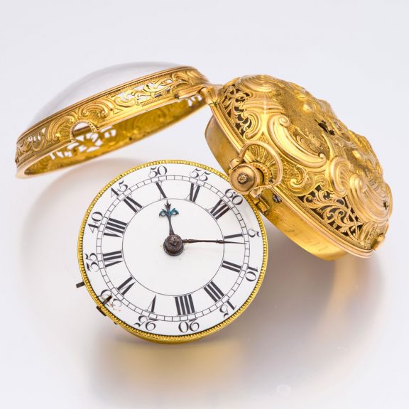 English 22K gold very early five minute repeater watch Circa 1710 English 22K gold very early five minute repeater watch Circa 1710