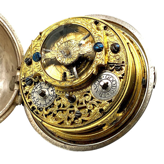 English silver pair cased oignon pocket watch Circa 1705 English silver pair cased oignon pocket watch Circa 1705