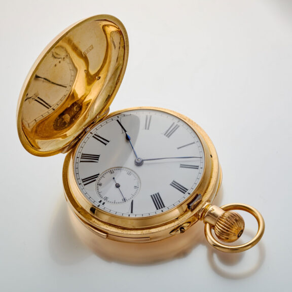 An English minute repeater in a gold hunter case, circa 1920 An English minute repeater in a gold hunter case, circa 1920