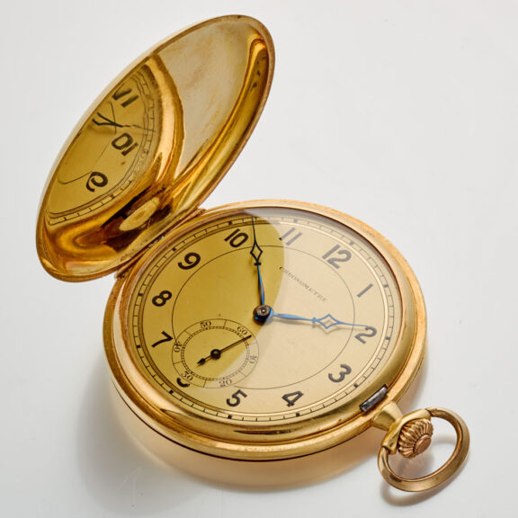 A Swiss lever in a gold monogram hunter case Circa 1939 A Swiss lever in a gold monogram hunter case Circa 1939