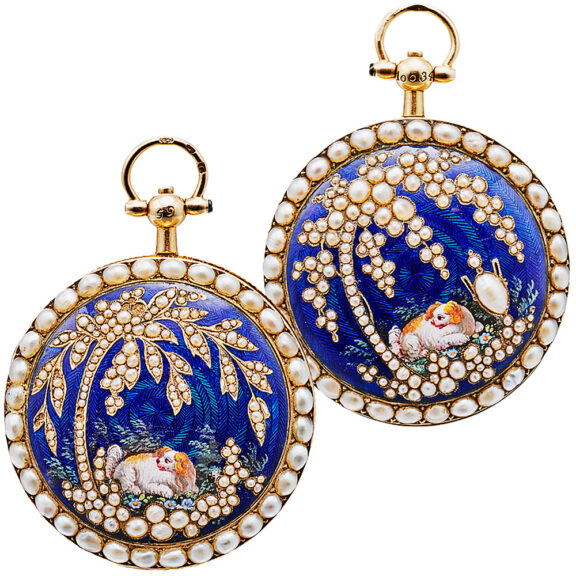 Gold and enamel watch in the shape of a medallion Circa 1800-1810