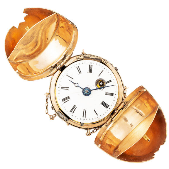 French form pendant watch in the shape of a tulip Circa 1830-1840 French form pendant watch in the shape of a tulip Circa 1830-1840