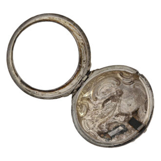 English silver verge watch with repoussé decoration Circa 1778