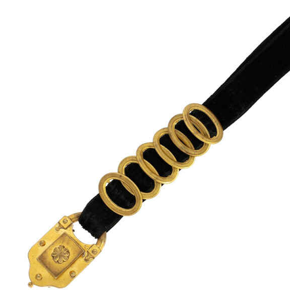 Gold-plated fob watch in the shape of a curtain lock Circa 1820 Gold-plated fob watch in the shape of a curtain lock Circa 1820