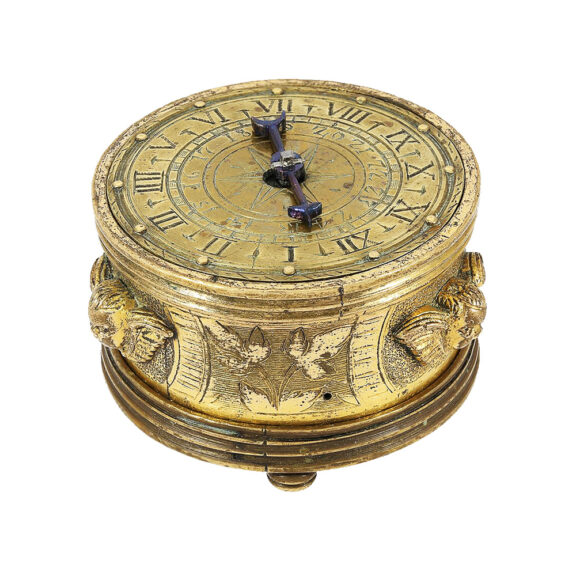Small one-handed Renaissance drum-shaped clock Circa 1580 Small one-handed Renaissance drum-shaped clock Circa 1580