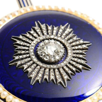 English exquisite large diamond- and pearl-set watch Circa 1800