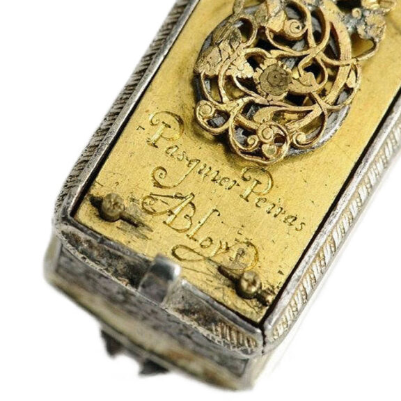 French rare one-handed crucifix pendant watch Circa 1600 French rare one-handed crucifix pendant watch Circa 1600