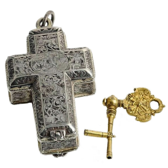 French rare one-handed crucifix pendant watch Circa 1600 French rare one-handed crucifix pendant watch Circa 1600