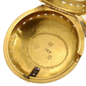English gold pair cased half quarter repeating watch Circa 1777