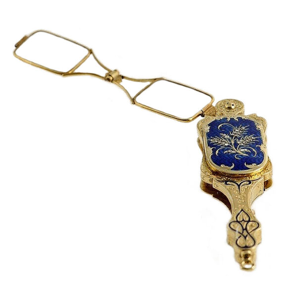 Swiss very elegant lorgnette with concealed watch Circa 1850 Swiss very elegant lorgnette with concealed watch Circa 1850