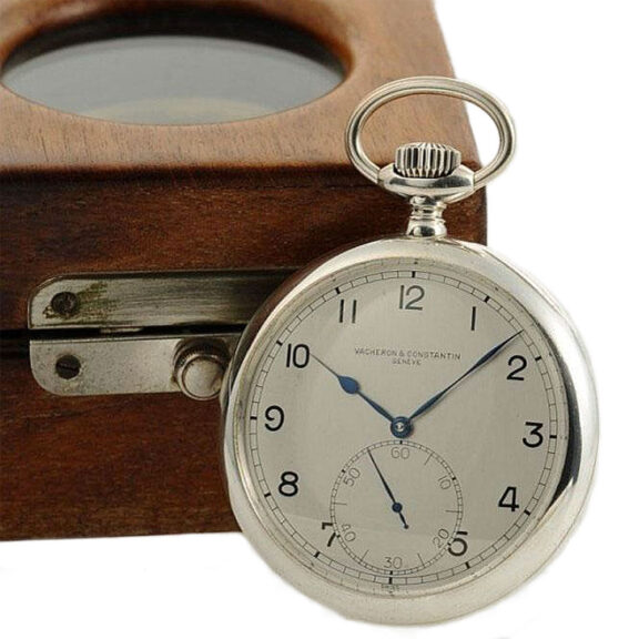 Swiss Geneva deck watch of the Royal Navy Circa 1944 Swiss Geneva deck watch of the Royal Navy Circa 1944