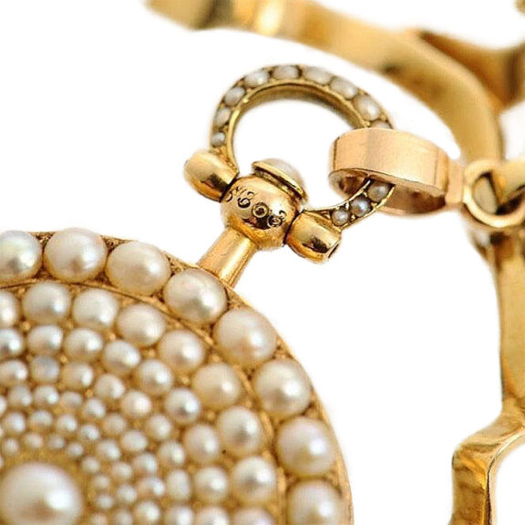 Swiss half pearl-studded lady's pendant watch Circa 1820 Swiss half pearl-studded lady's pendant watch Circa 1820