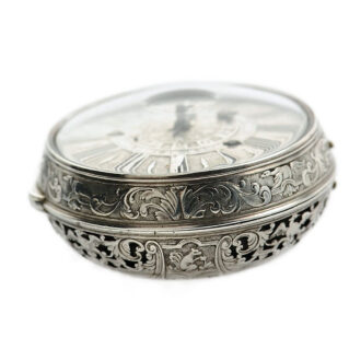 Fine French single-handed oignon watch with alarm Circa 1710
