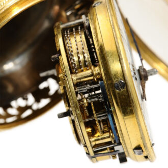 English quarter repeater with repoussé decoration Circa 1742/43
