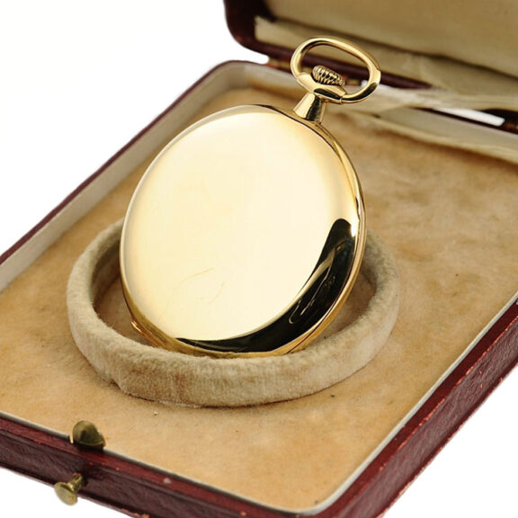 Swiss thin gold hunting cased pocket watch Circa 1916 Swiss thin gold hunting cased pocket watch Circa 1916
