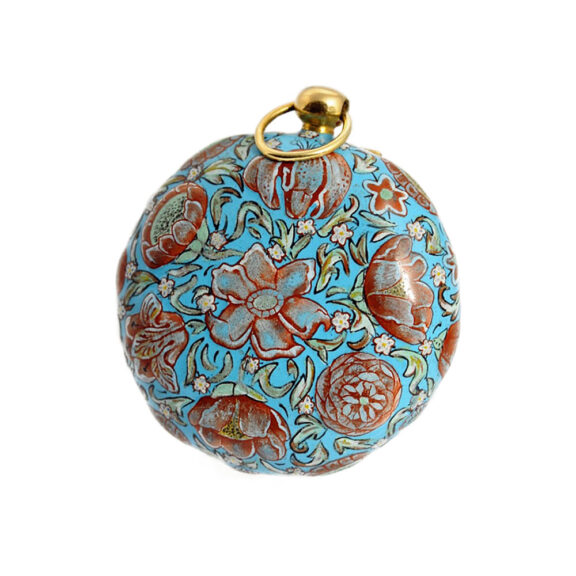 French one-handed miniature gold enamel watch Circa 1600 French one-handed miniature gold enamel watch Circa 1600