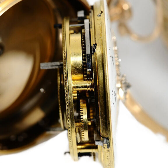 English pair-cased self strike verge pocket watch Circa 1630 English pair-cased self strike verge pocket watch Circa 1630