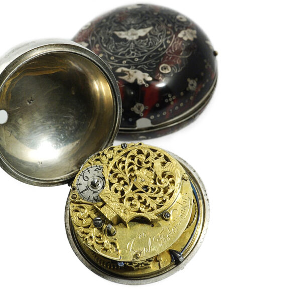 English pair-cased watch with silver champlevé dial Circa 1695 English pair-cased watch with silver champlevé dial Circa 1695