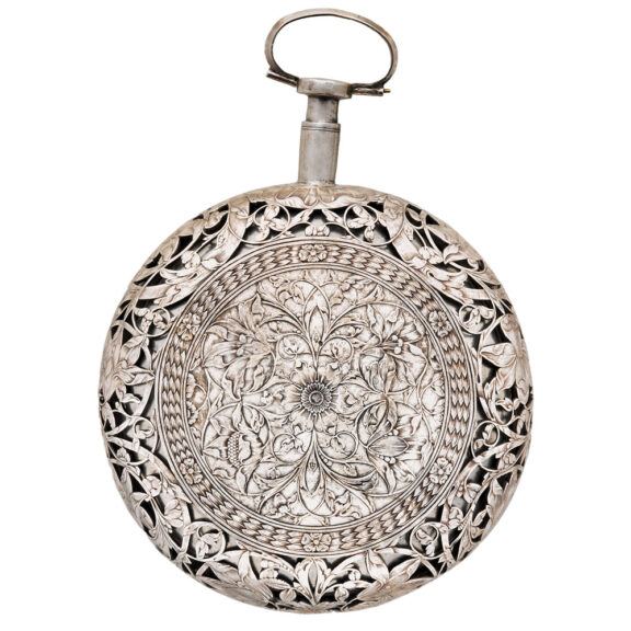 English silver oignon watch with single-hand and alarm Circa 1680 English silver oignon watch with single-hand and alarm Circa 1680