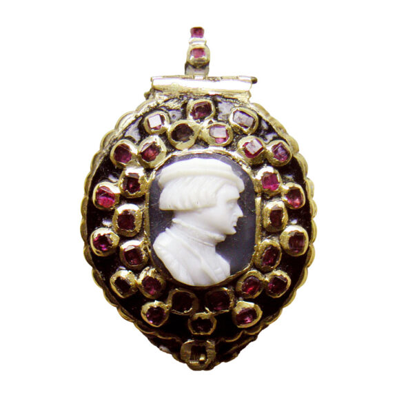 Unusual German agate-cameo verge pocket watch Circa 1650 Unusual German agate-cameo verge pocket watch Circa 1650