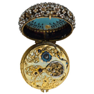 French gold watch with raised enamelled gold Circa 1560