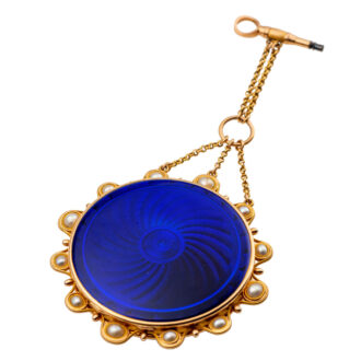 Rare French médaillon à tact forme collier watch Circa 1805 Rare French médaillon à tact forme collier watch Circa 1805