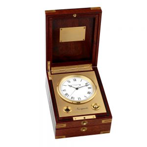 Swiss center seconds quartz chronometer with power reserve Circa 1973