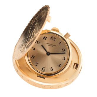 Very fine and thin Swiss 18K gold keyless lever coin watch Circa 1963