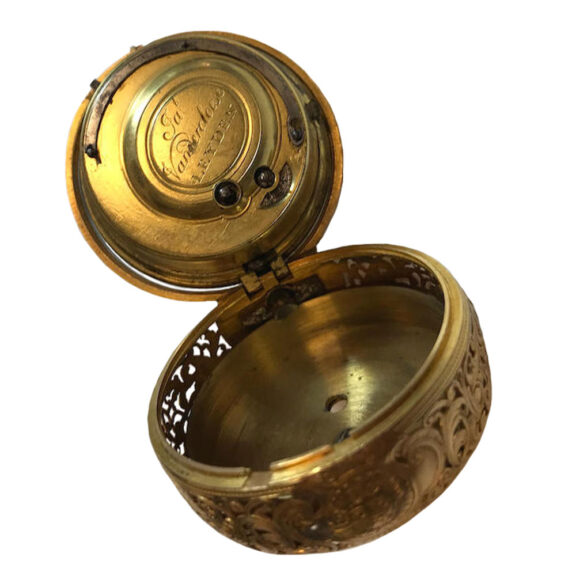 A rare Dutch gold pair cased quarter repeating verge Circa 1740 A rare Dutch gold pair cased quarter repeating verge Circa 1740