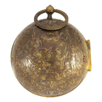 Exceptional French gilt repoussé oignon watch Circa 1715