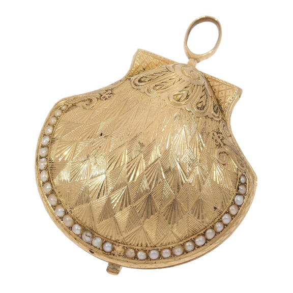 Rare French gold and pearl set shell shaped verge Circa 1800 Rare French gold and pearl set shell shaped verge Circa 1800