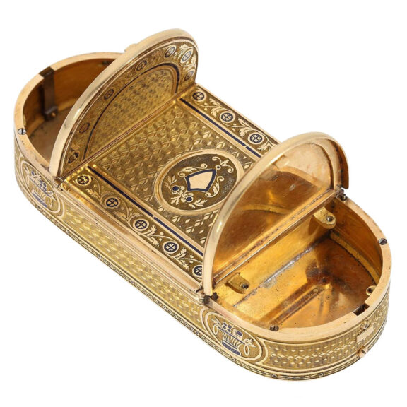 Swiss snuffbox with watch and musical movement Circa 1810 Swiss snuffbox with watch and musical movement Circa 1810