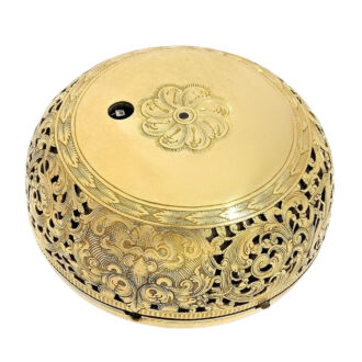 English gold pair cased repeating repoussé verge watch Circa 1730