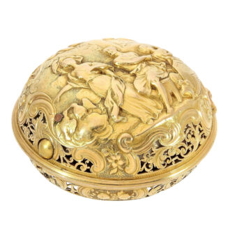 Early English 22K gold repeating repoussé verge Circa 1724-1744 Early English 22K gold repeating repoussé verge Circa 1724-1744