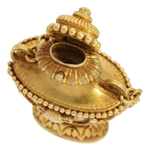 Swiss form watch with signet and two poison compartments Circa 1800 Swiss form watch with signet and two poison compartments Circa 1800