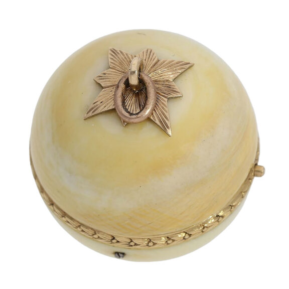 Very rare Swiss ivory gold mounted Boule de Genève Circa 1890 Very rare Swiss ivory gold mounted Boule de Genève Circa 1890