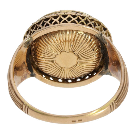 French rose and yellow gold Louis XV ring watch Circa 1770 French rose and yellow gold Louis XV ring watch Circa 1770
