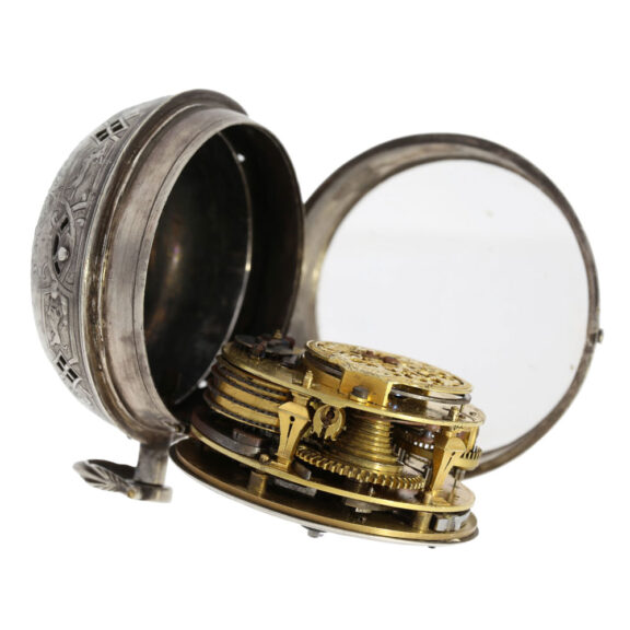 French silver pair cased repeating oignon coach watch Circa 1700 French silver pair cased repeating oignon coach watch Circa 1700