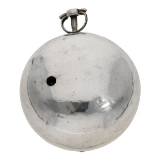 English oignon watch with mock pendulum and date Circa 1697