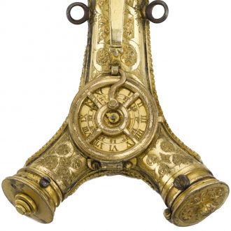 German watch and powder-flask in antler-shaped case Circa 1570 German watch and powder-flask in antler-shaped case Circa 1570