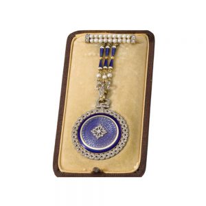 Belle Epoque 18k gold decorated lever with brooch Circa 1905
