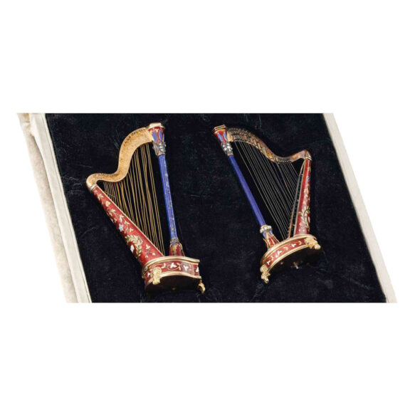 Extremely fine 18k gold pair of miniature harps Circa 1850