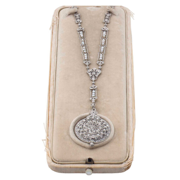Swiss platinum, diamond and pearl set lever watch Circa 1920 Swiss platinum, diamond and pearl set lever watch Circa 1920