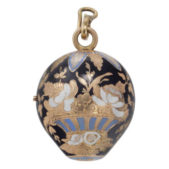 Swiss 18k gold and enamel apple form watch Circa 1800-1820
